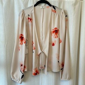 NWT Aritzia Wilfred TIA floral tie front long sleeve blouse. Medium. Nude/Black